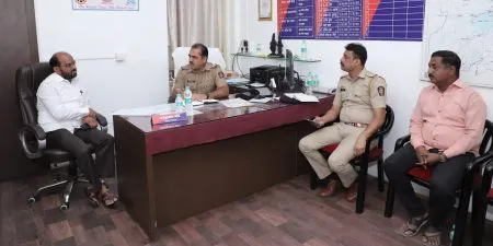 बंद सिग्नल यंत्रणा कार्यान्वित करा Activate the closed signal system.