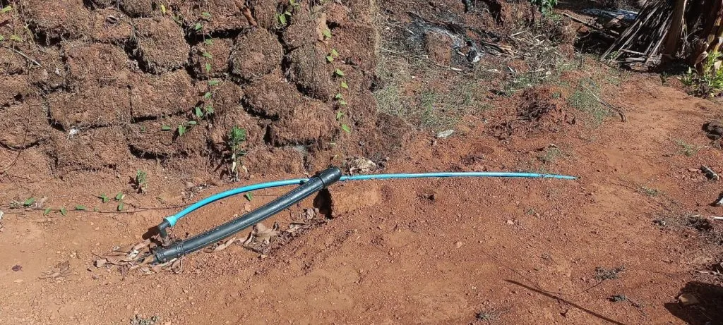 सडा येथील जलनिर्मल योजना अर्धवट Jalnirmal project at Sada is half completed.