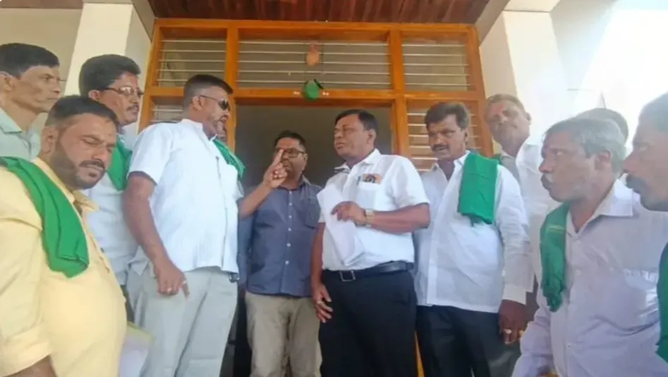 तालुक्यातील वीजपुरवठा सुरळीत करा Restore power supply in the taluka