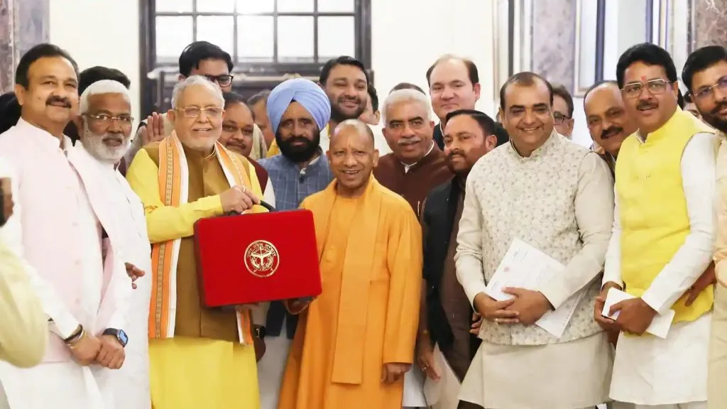 उत्तरप्रदेशात 4 नवे एक्स्प्रेसवे निर्माण करणार योगी सरकार Yogi government to build 4 new expressways in Uttar Pradesh