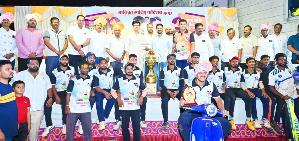हिंडलग्याचा नील स्पोर्ट्स संघाला पांडुरंग कुडवे चषक Pandurang Kudve Cup for Hindlagya's Neel Sports team