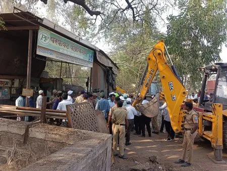 The hammer fell on the encroachments of Lonand.