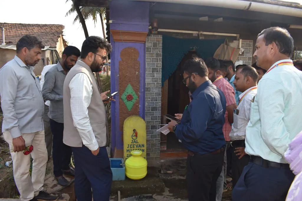 विकासकामांची जि. पं.सीईओंकडून पाहणी District Panchayat CEO inspects development works