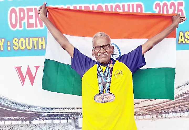 सुरेश देवरमणींना दोन कांस्य Suresh Devramani wins two bronze medals