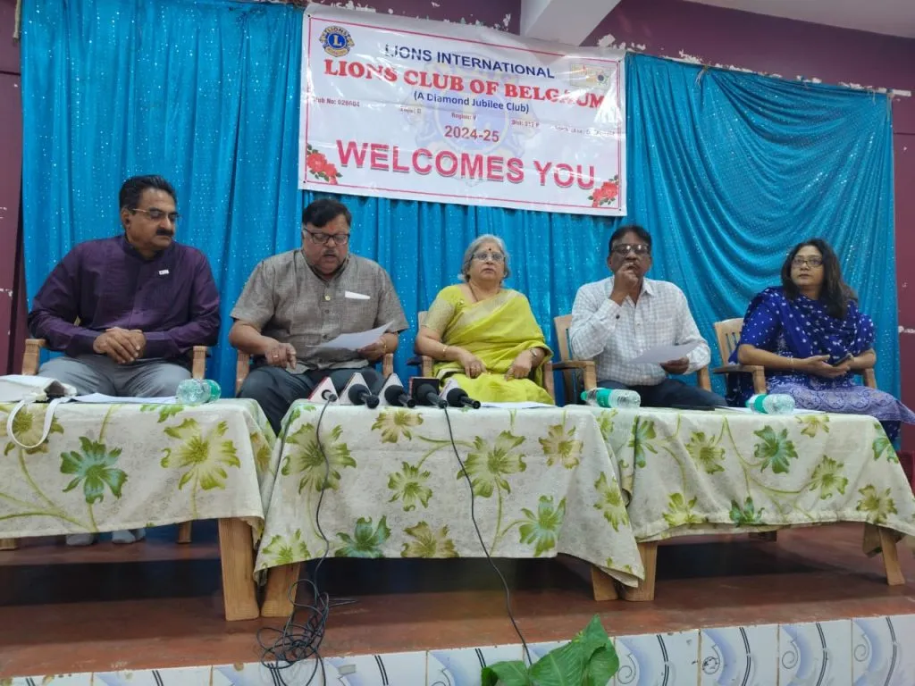 कृत्रिम अवयव रोपण शिबिराचे आयोजन Organizing artificial limb implantation camp