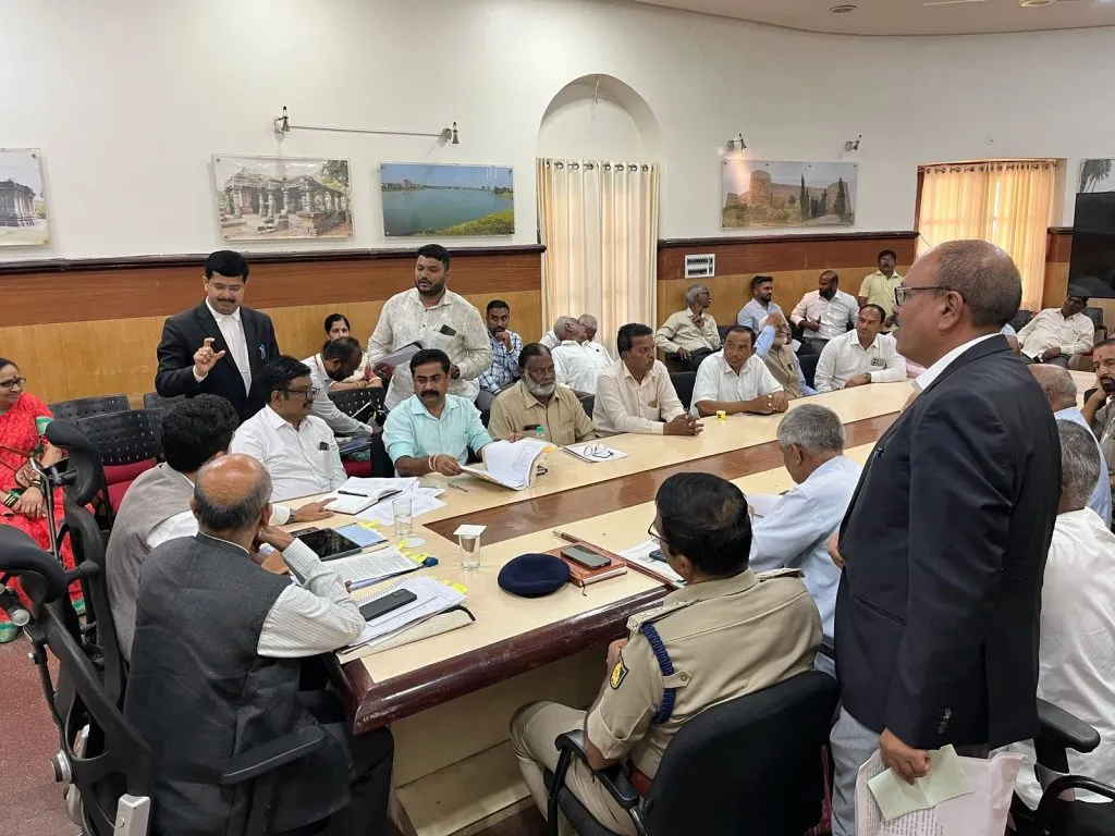 Marathi will be given a place as per the rules.