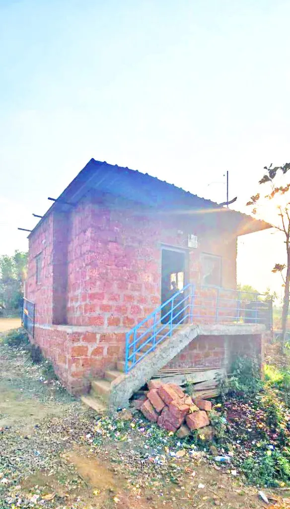 आंबेवाडी क्रॉसजवळ मटका अड्यावर छापा Raid on Matka Adda near Ambewadi Cross