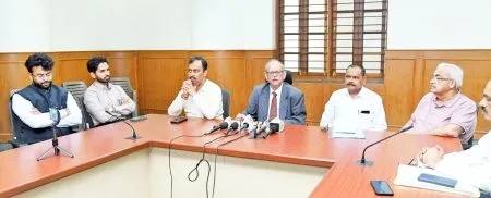 केवळ चारच जिल्ह्यांचे दरडोई उत्पन्न समाधानकारक Only four districts have satisfactory per capita income