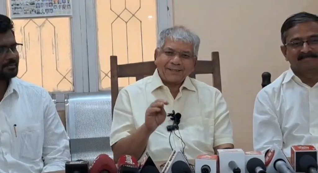 देशातील प्रश्नांवर विरोधकांचे मौन Opposition's silence on the country's issues