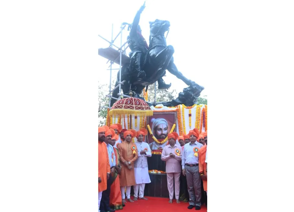 Monuments to Shivaji's thoughts should also stand..