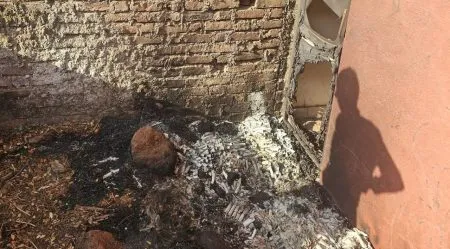 Five beggars, a den of thieves