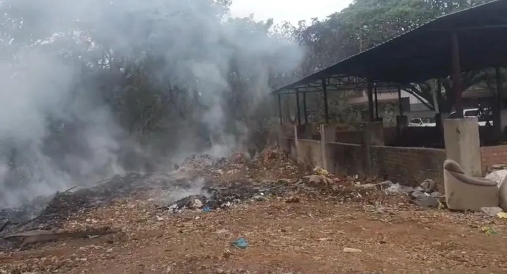 Smoke from garbage causes problems for entrepreneurs