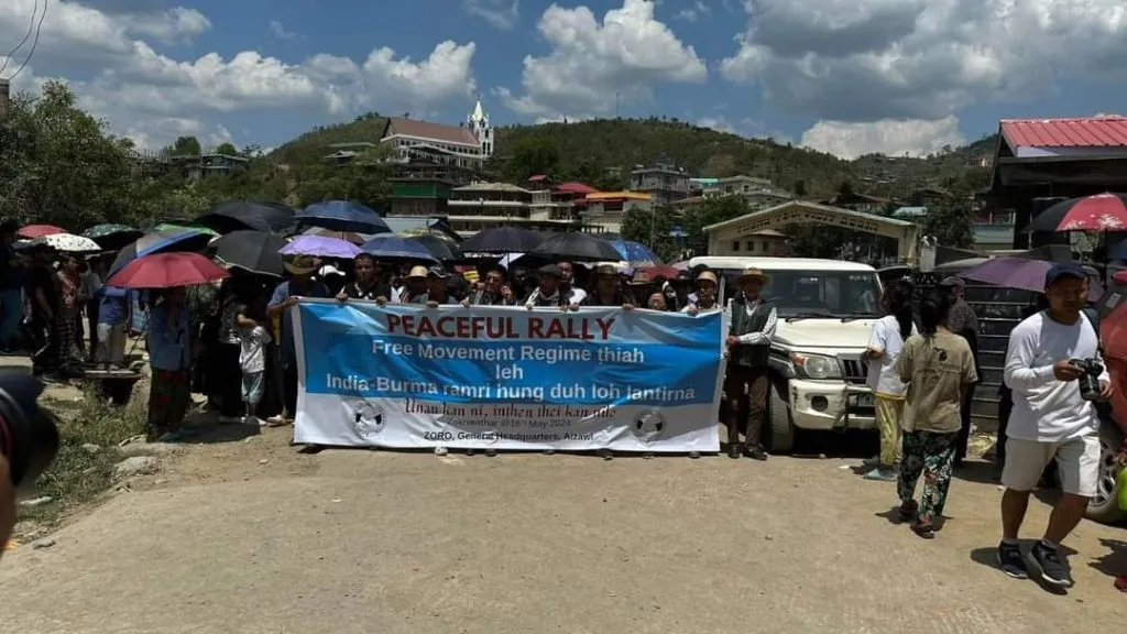 Opposing the construction of a fence on the Myanmar border