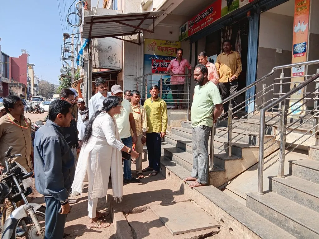 Instructions for cleaning the drains in Patil Street