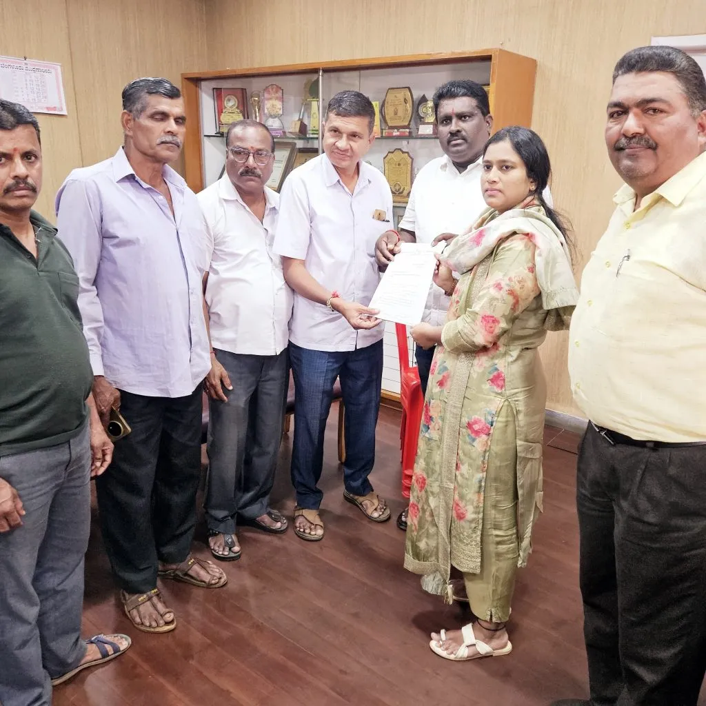 Farmers' statement to the Municipal Commissioner regarding the lakes in Vadgaon