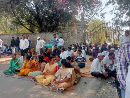 Income tax raids on Sanjeev Raje's bungalow