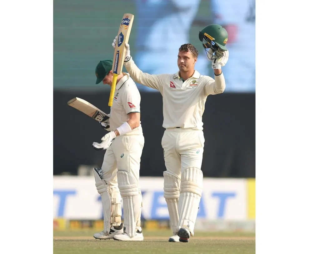 कर्णधार स्मिथ, कॅरे यांची नाबाद शतके Captain Smith, Carey hit unbeaten centuries