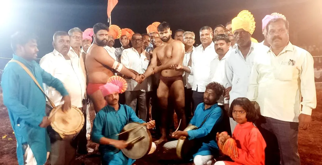Nagzari wrestling ground was graced by Sangamesh Kavli