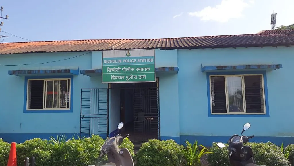 Female police officer Thaksin embezzled Rs 12.5 lakh from her department