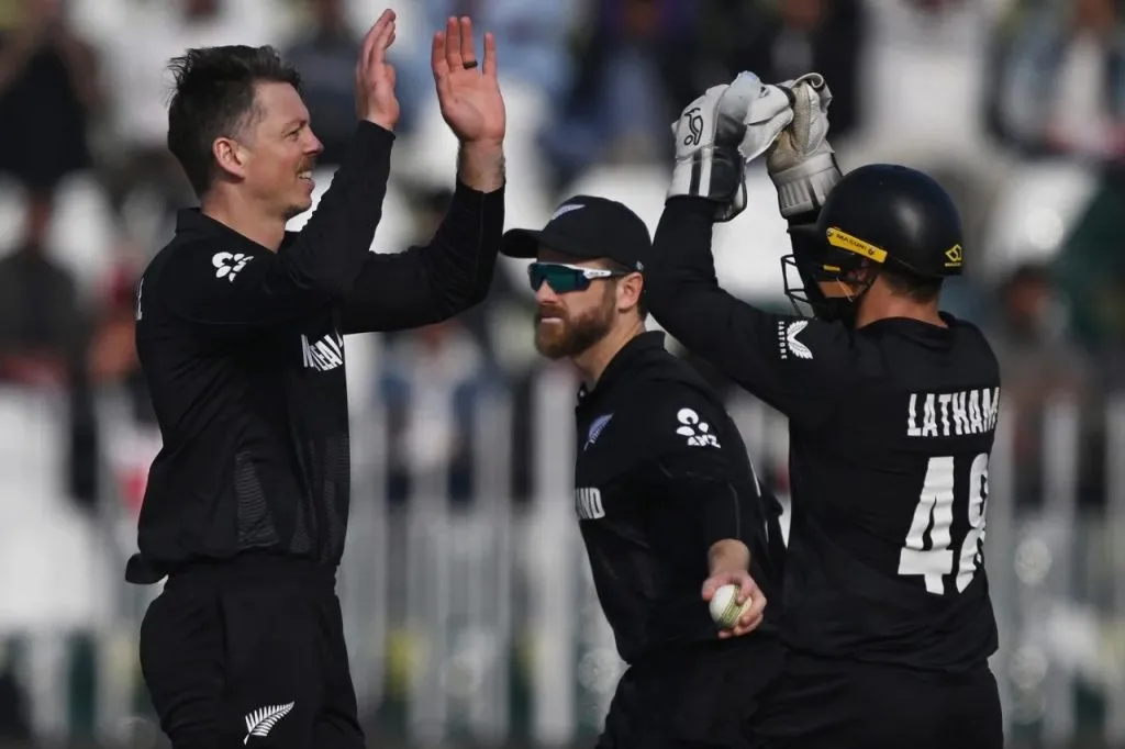 Rachin's century and New Zealand into the semifinals