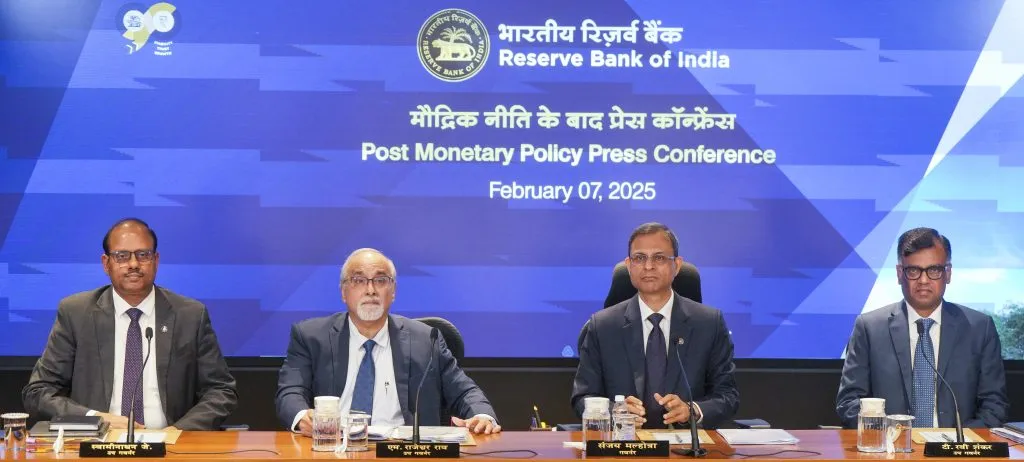 रिझर्व्ह बँकेचा कर्जधारकांना दिलासा Reserve Bank's relief to loan holders