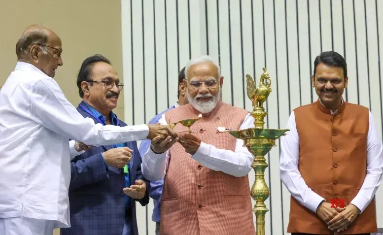 'Marathi' of heroes and saints!