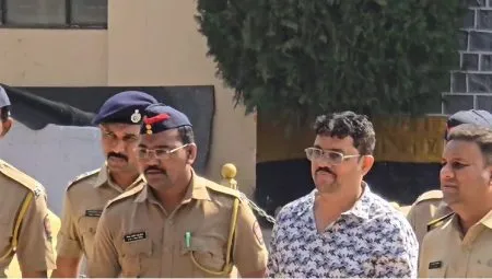 कळंबा कारागृहातून मटका किंग सम्राट कोराणेचा पोलिसांनी घेतला ताबा Matka King Samrat Korane Taken into Custody from Kalamba Jail