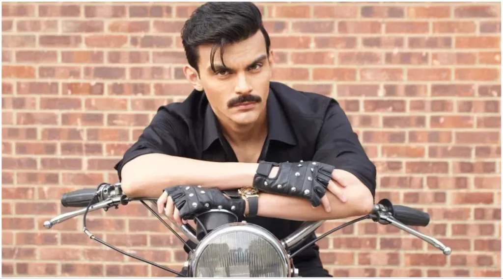 माजी मुख्यमंत्र्यांच्या नातवाला करायचयं मराठीत काम Ex-CM's Grandson Wants to Work in Marathi