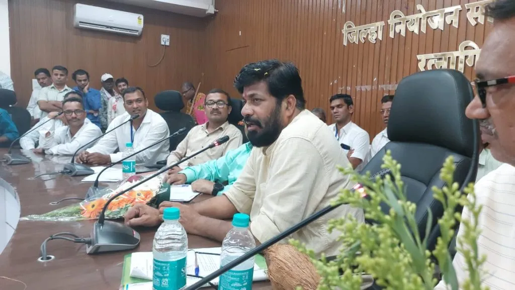 दिव्यांगांच्या हक्कांसाठी लढा उभारणार Will fight for the rights of the disabled