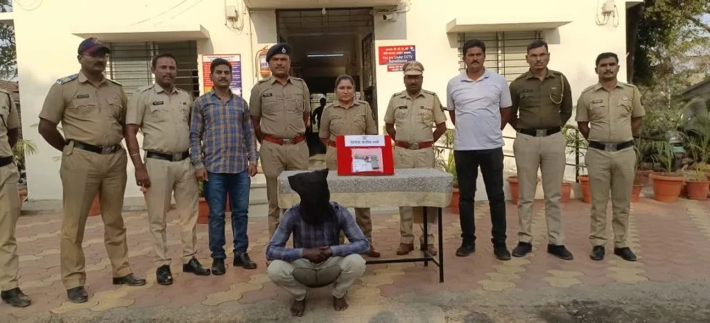 Unlicensed village pistol found in possession of Shirol youth