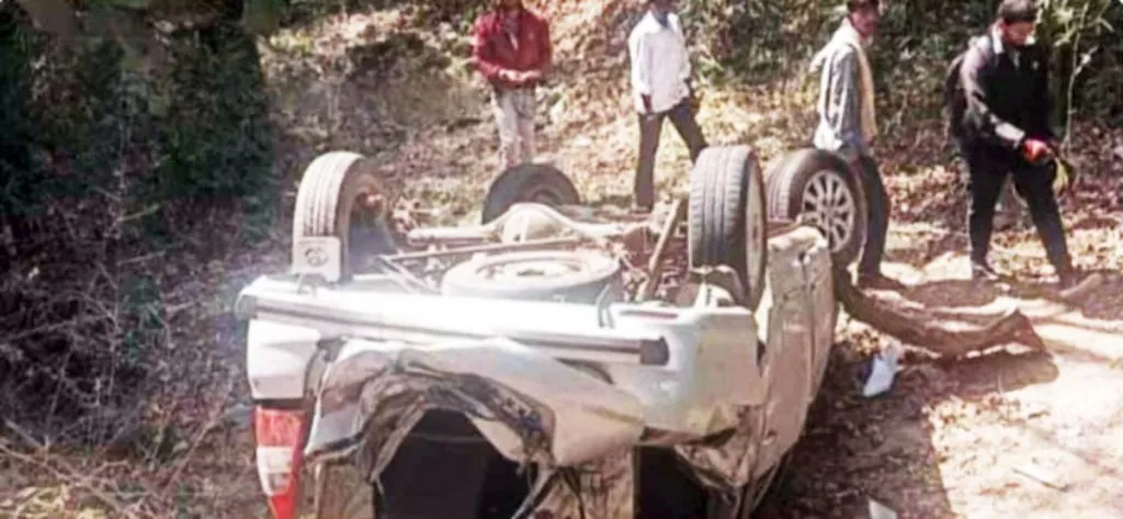 8 tourists injured in car accident
