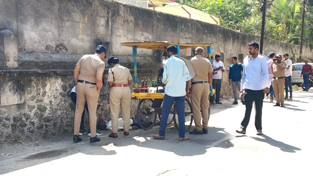 रखरखत्या उन्हात रक्ताच्या उलट्या होऊन परप्रांतीयाचा मृत्यू Migrant dies after vomiting blood in scorching sun