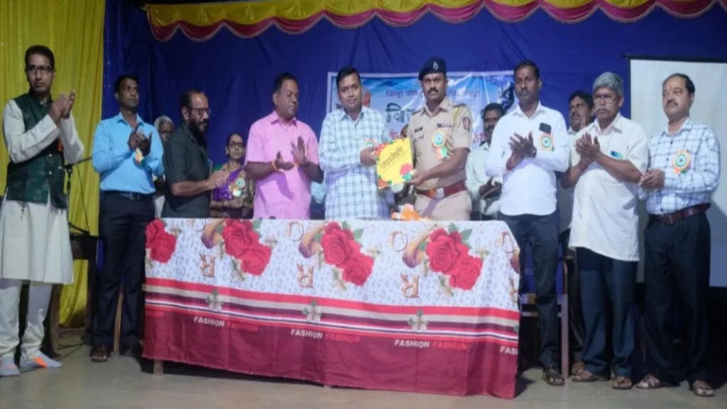 मुलांवर गुणांच्या अपेक्षांचे ओझे लादू नका !