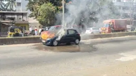 कोल्हापुरात बर्निंग कारचा थरार Burning car scare in Kolhapur