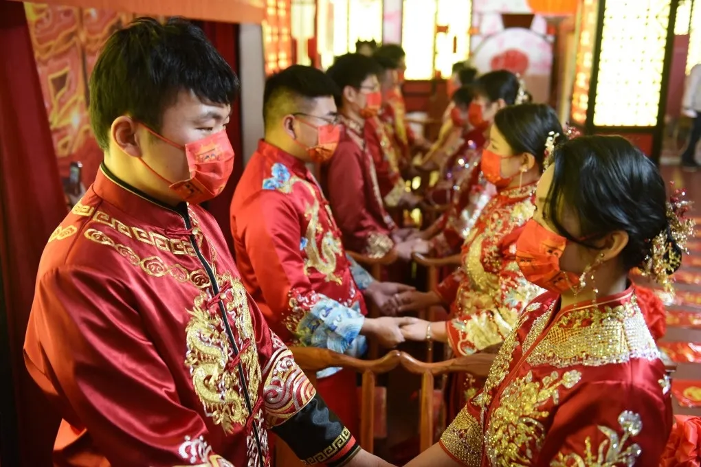 Marriage rate in China halved compared to 2013