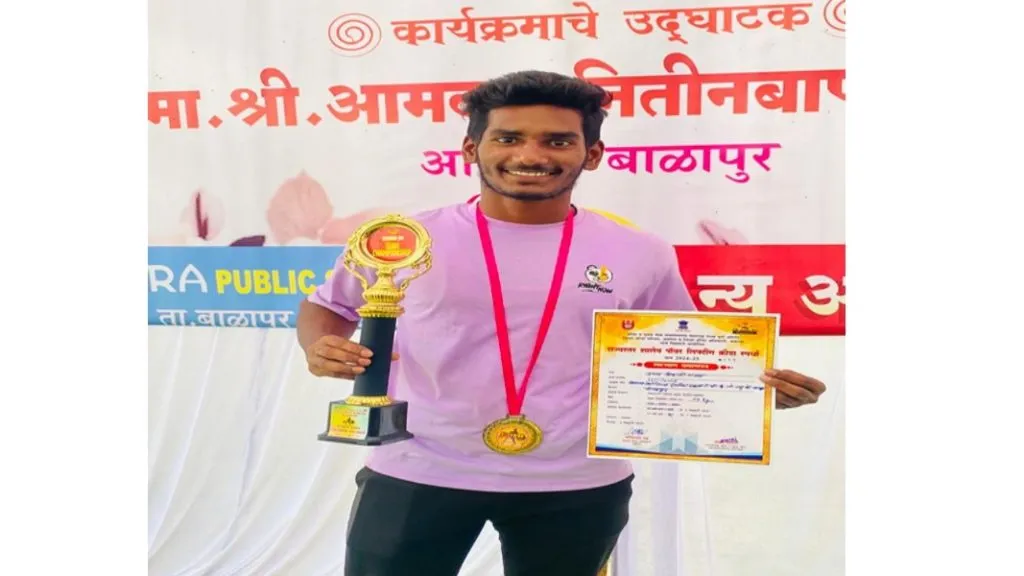 राज्यस्तरीय पॉवरलिफ्टिंग स्पर्धेत कुंब्रलचा प्रणव गवस प्रथम