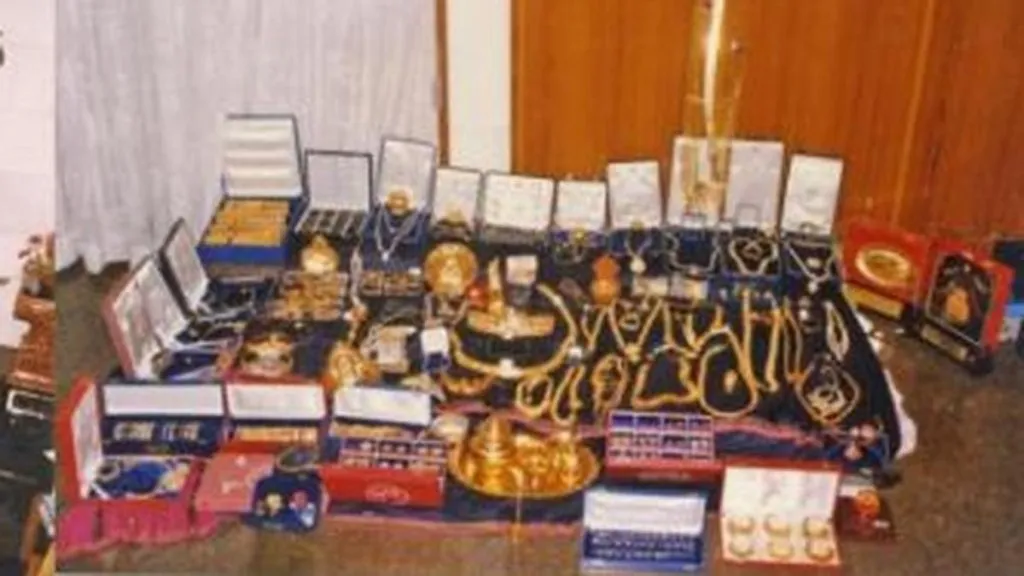 Jayalalithaa's crores handed over to Tamil Nadu government