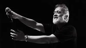 Will this singer get married for the fourth time at the age of 66?