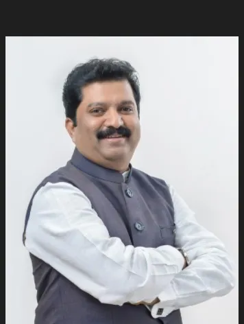 Former MLA Dr. Sujit Minchekar to join Shiv Sena Shinde faction