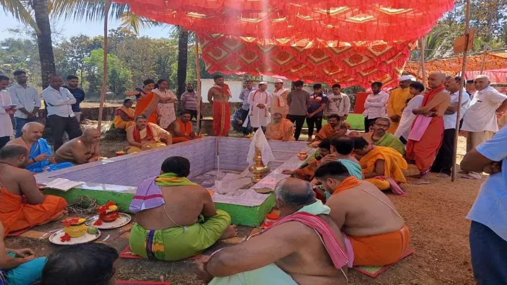 निगुडे माऊली रवळनाथ पंचायतन देवतांच्या पुनःप्रतिष्ठापना सोहळ्याला प्रारंभ