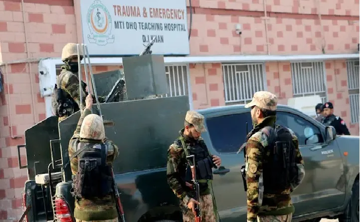 10 killed in terrorist attack in Pakistan