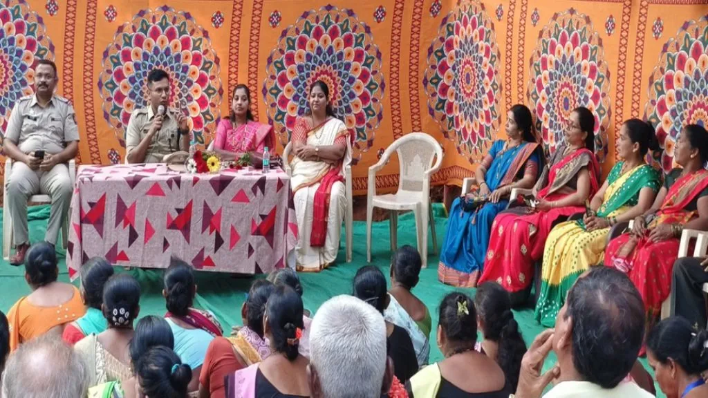 सायबर गुन्हेगारांच्या प्रलोभनाला बळी पडू नका !