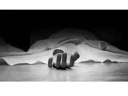 टिप्पर घरावर ओतल्याने वाळूखाली दबून ५ जणांचा मृत्यू 5 Killed as Tipper Overturns on House, Burying Them Under Sand