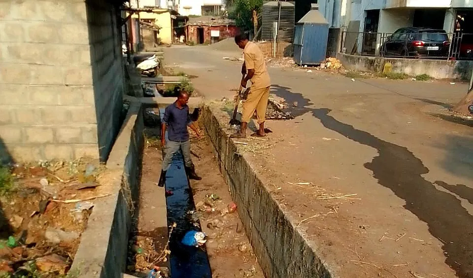 Municipal Corporation begins drain cleaning