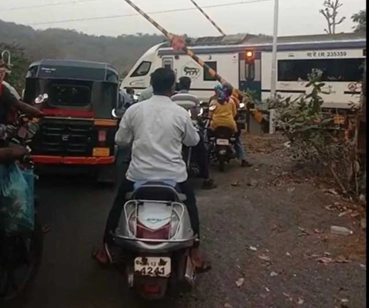 Advanced technology, yet the gate remains unrepaired!