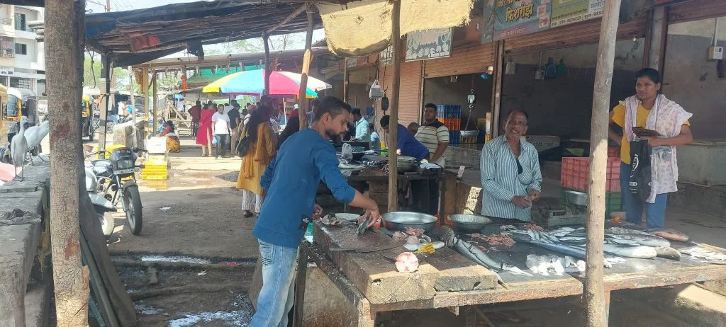 Fish market bustles after a long 20 years