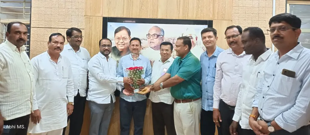 हळदीला रेकॉर्डब्रेक 30 हजार भाव Turmeric hits a record-breaking price of ₹30,000