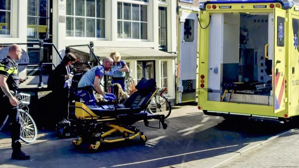 Knife attack in the Netherlands, 5 injured