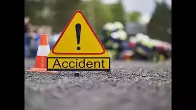 दुचाकी – डंपरच्या धडकेत दोघे ठार Two killed in a collision between a bike and a dumper