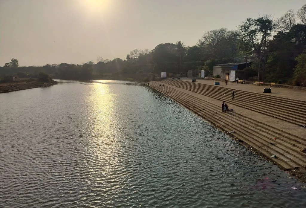 मलप्रभेच्या दूषित पाण्याचा खानापूरला पुरवठा Supply of sewage contaminated water to Khanapur